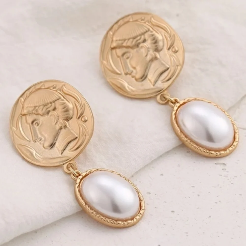 Chic Gold Vintage Portrait Pearl Coin Dangle Earrings
